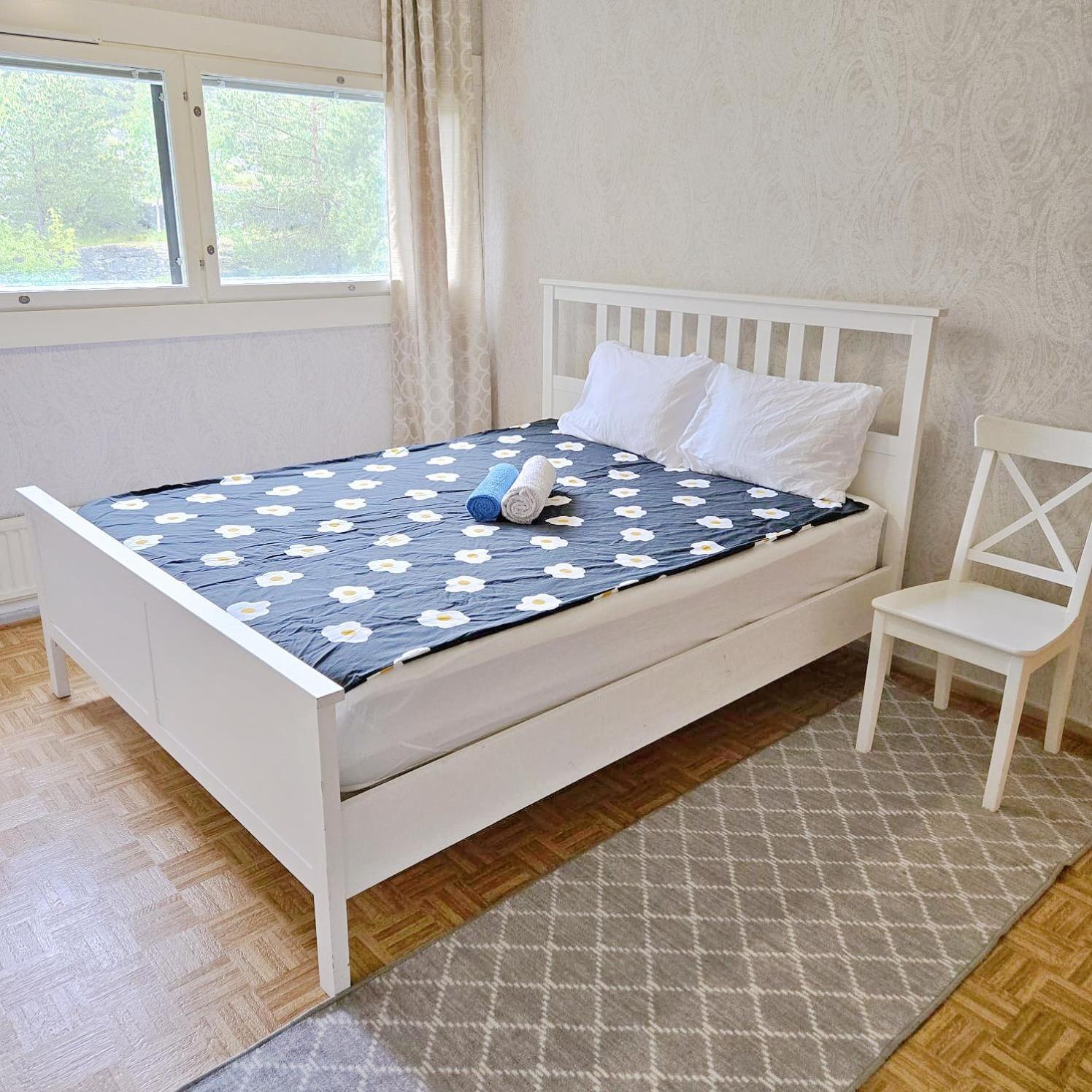 Cozy 2-bedroom Apartment- 300m To Metro & Shops *