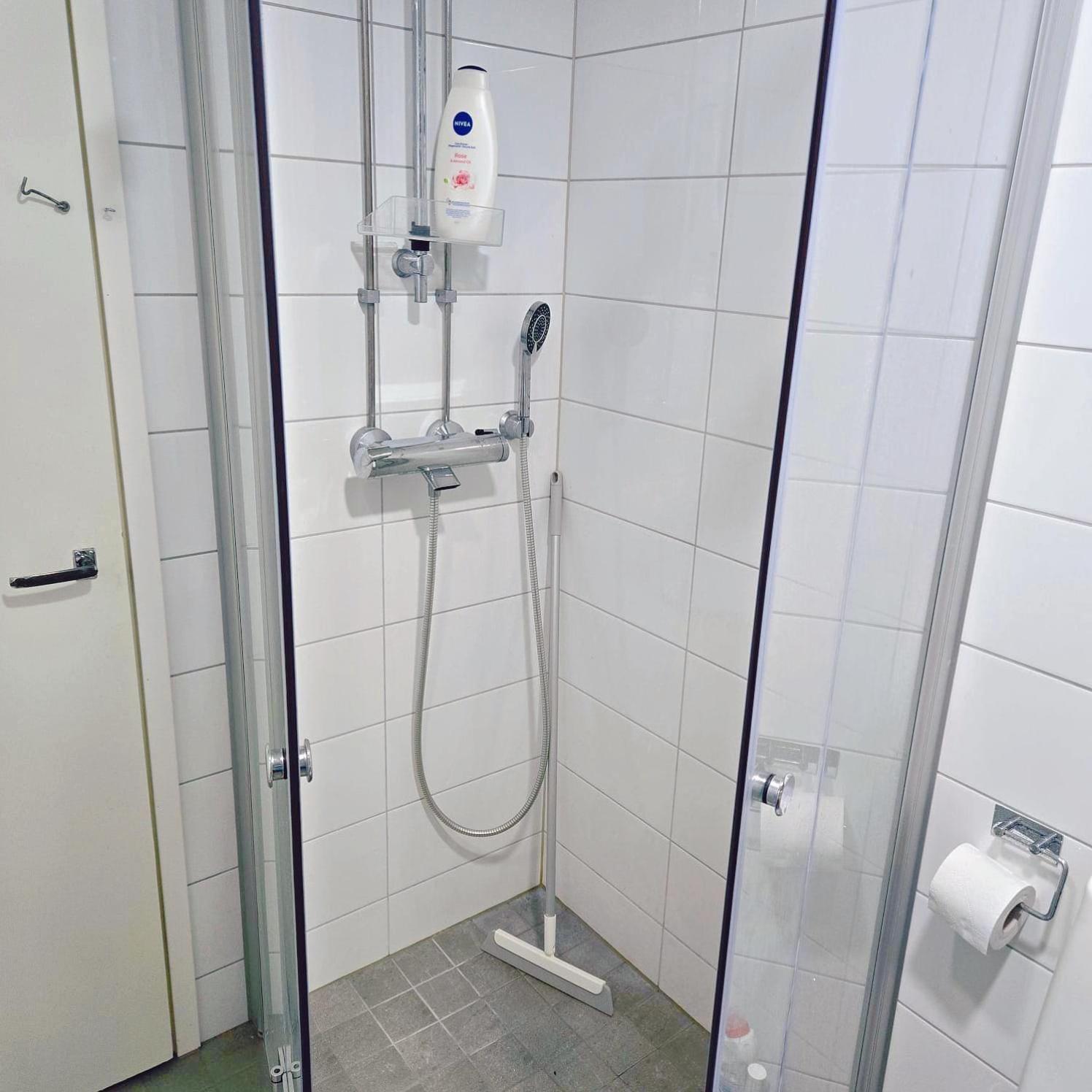 Leilighet Cozy 2-bedroom Apartment- 300m To Metro & Shops Helsingfors