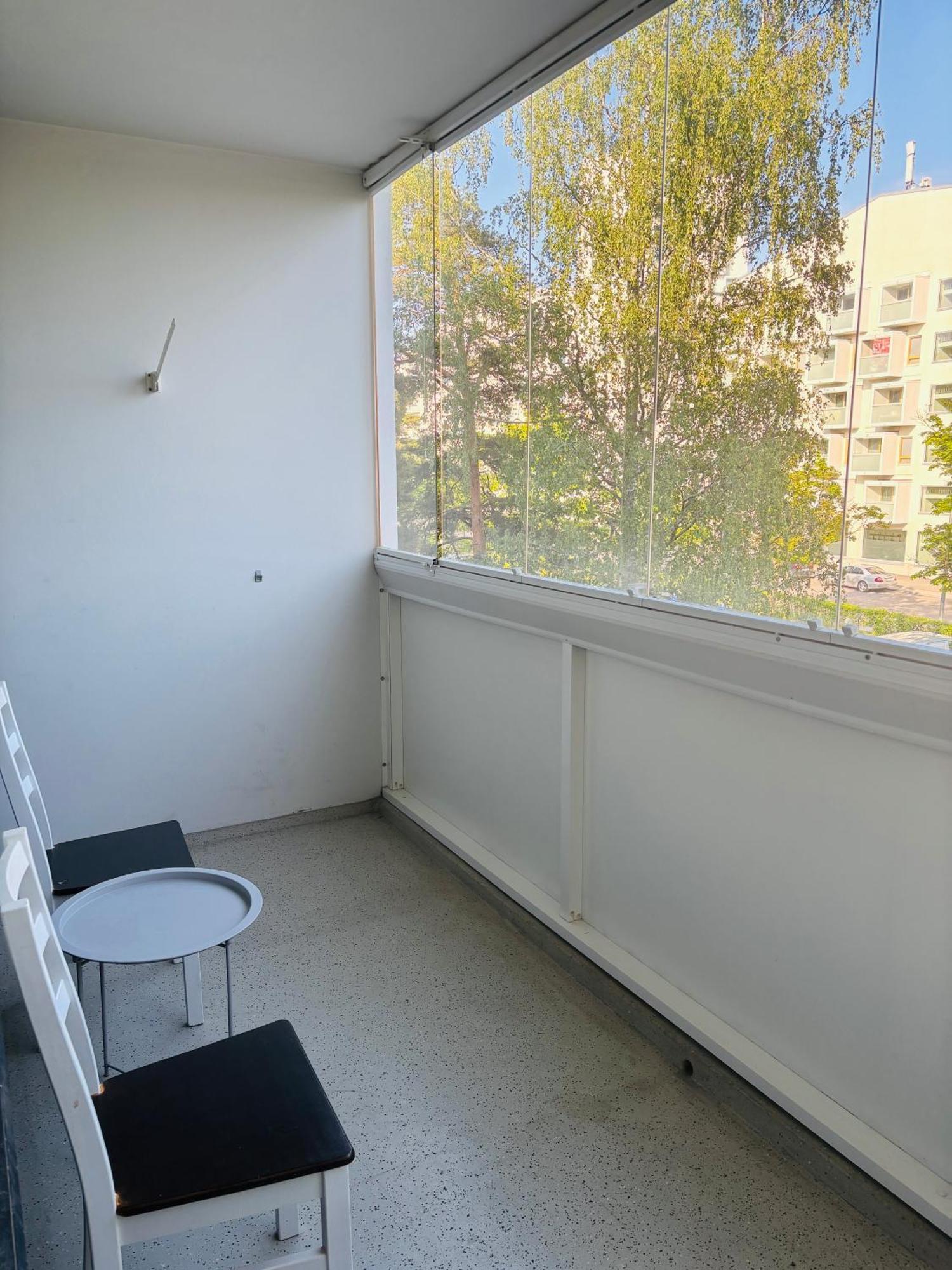 Cozy 2-bedroom Apartment- 300m To Metro & Shops Helsingfors